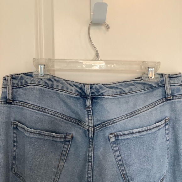 Wild Fable Womens Crop Jeans Size 14 Slightly Distressed Raw Hem High Rise - Picture 4 of 11